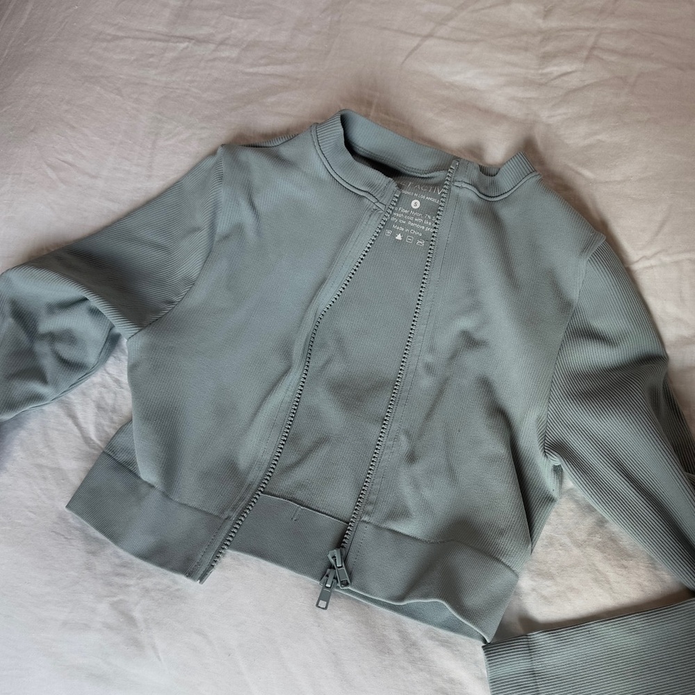 4 Piece Set Active Sculptflex Sz S Rain Pale Blue… - image 6